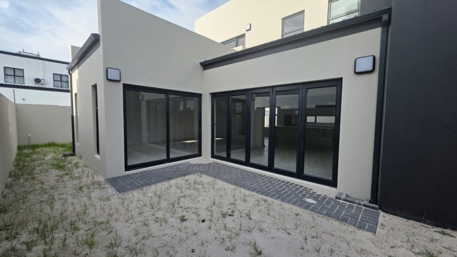 4 Bedroom Property for Sale in Sandown Western Cape